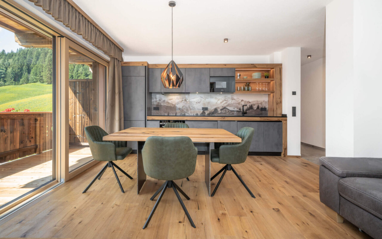 Küchen- und Essbereich