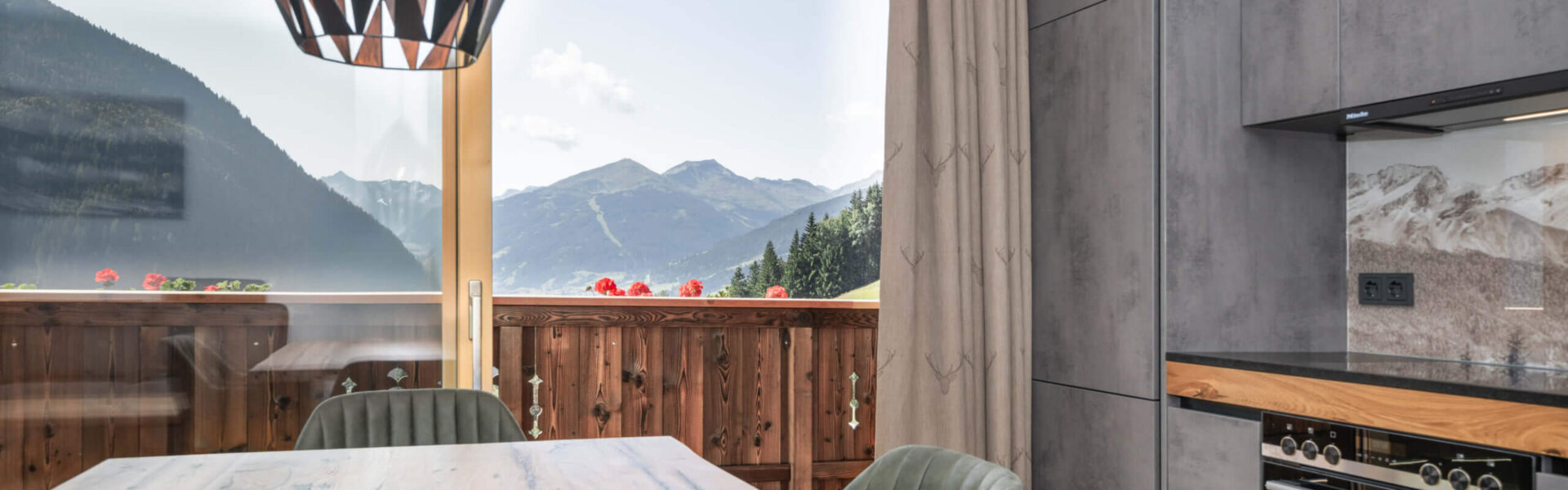 Esszimmer mit Panoramablick