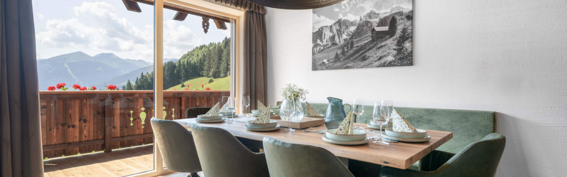 Das Grabnergut - Apartment Weitblick - Esstisch mit Weitblick