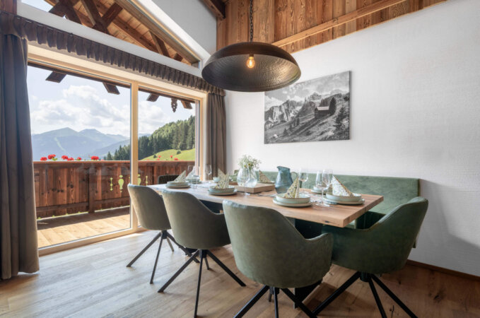 Das Grabnergut - Apartment Weitblick - Esstisch mit Weitblick