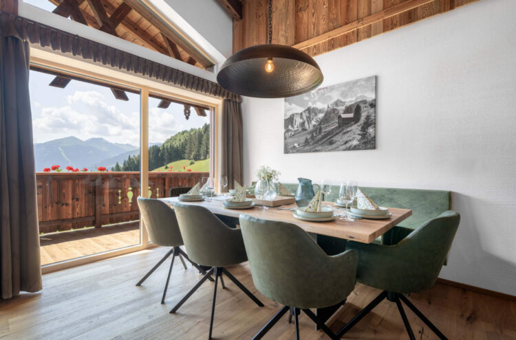Das Grabnergut - Apartment Weitblick - Esstisch mit Weitblick